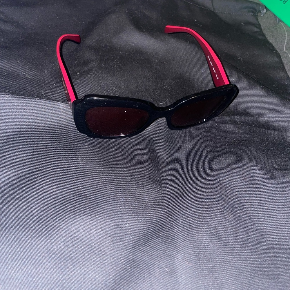 Prada sunglasses 🕶️ black & purple like new with Prada case